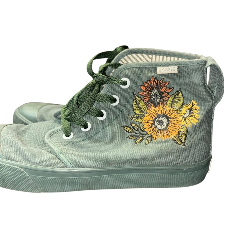 Kids Green High-Top Shoes with Floral Design